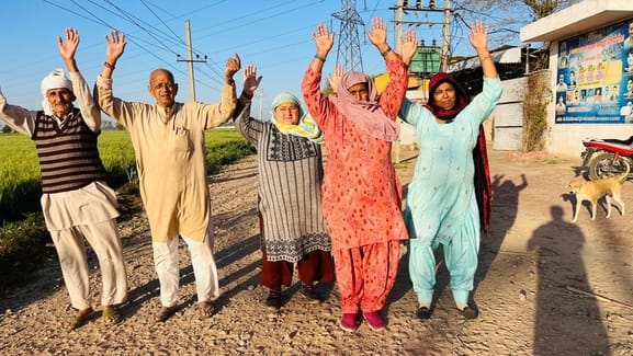 Protest against non-construction of Jhanjhara Road