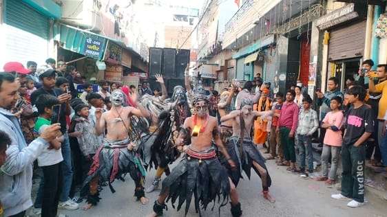 Mahadev's marriage procession took place and the marriage of Lord Shiva and Parvati took place