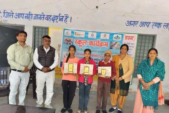 Yukta got first place in painting competition