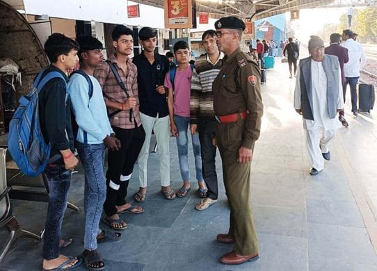 Passengers made aware about cyber crime