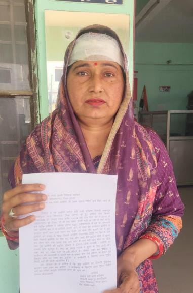 Agra depot bus conductor accused of pushing woman, injured