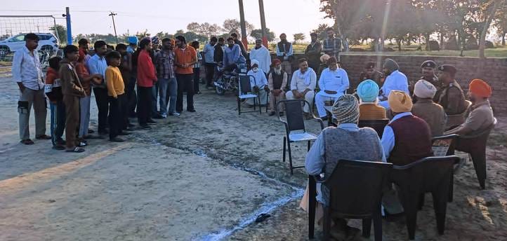 DSP visits Madanpura, hears people's problems
