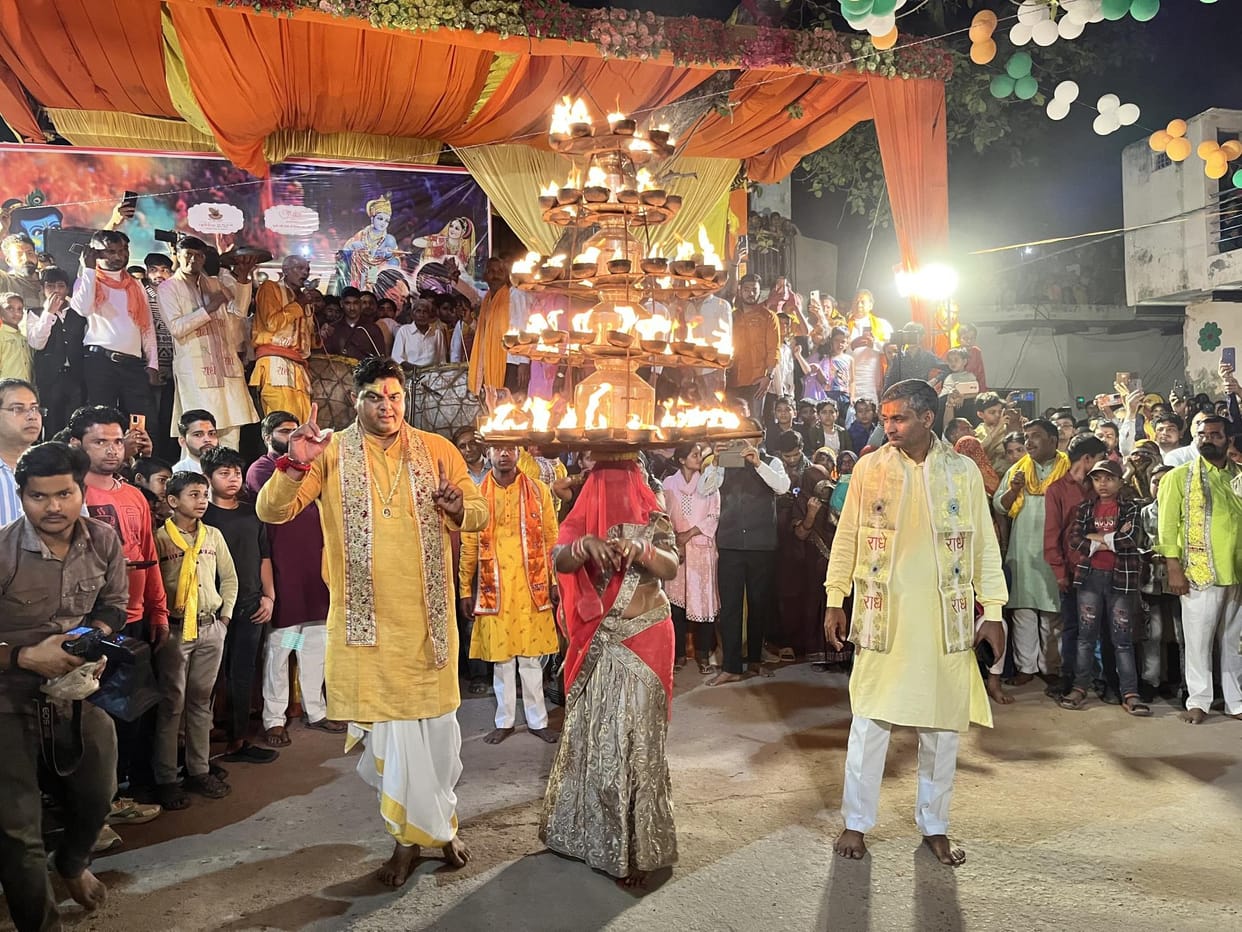 Charkula dance will spread the aura in flying gulal