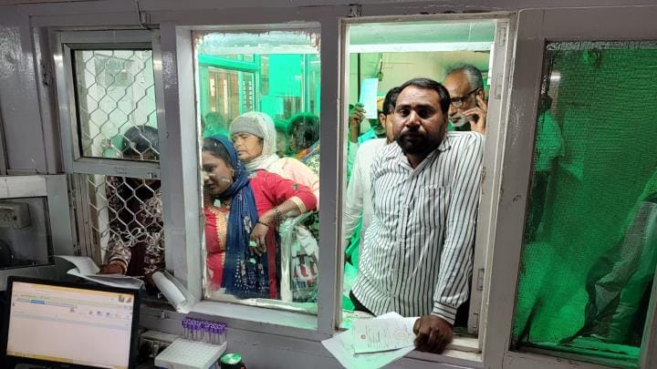 The thyroid testing machine in the civil hospital is out of order for a month, patients have to get their tests done in private labs