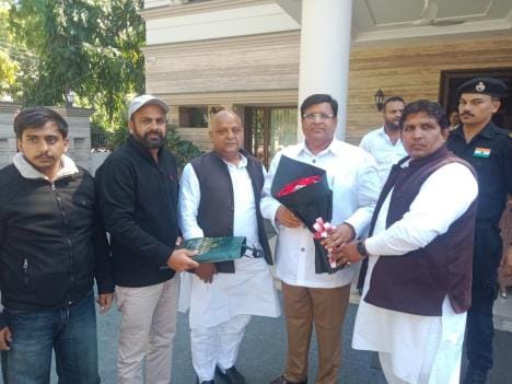 Amidst the no-confidence motion, the Municipality President and Vice President met the Municipal Minister