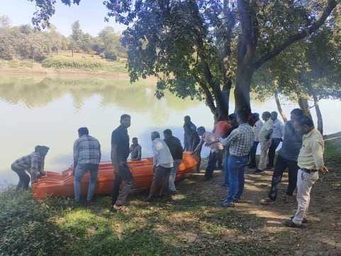पानी चोरी रोकने नावों से निरीक्षण