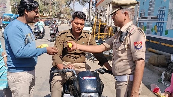 Bananas gifted to those not wearing helmets