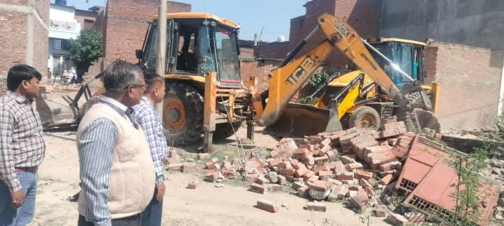 KDA used bulldozer to clear land worth Rs 185 crore