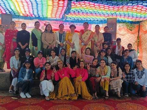 Women play an important role in society: Dr. Anjana Lohan