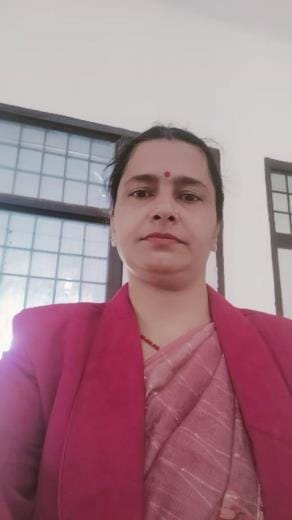 Amarpati is teaching children in a playful way and inspiring others by making videos