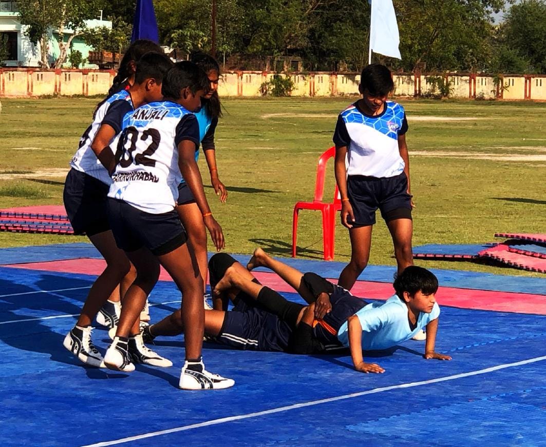 The teams of Varanasi, Lucknow and Kanpur won
