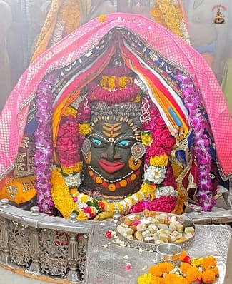 Baba Mahakal adorned with Bhaang and ashes, today Baba Mahakal was dressed in unique form