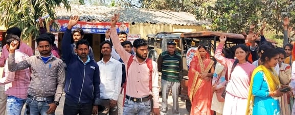 Accused of cheating 200 people of Rs 6.24 lakh in the name of job