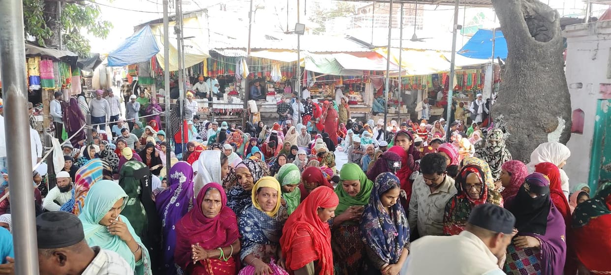 Namaz was offered on the first Friday of Ramadan, prayers were offered for peace