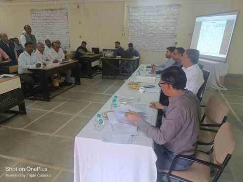 कलेक्टर ने ली बैठक