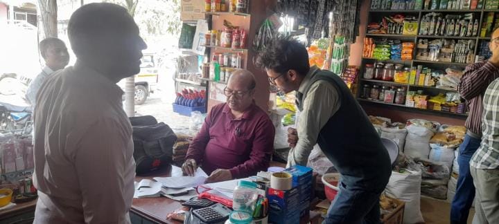 Substandard mustard oil, namkeen and coloured chips confiscated