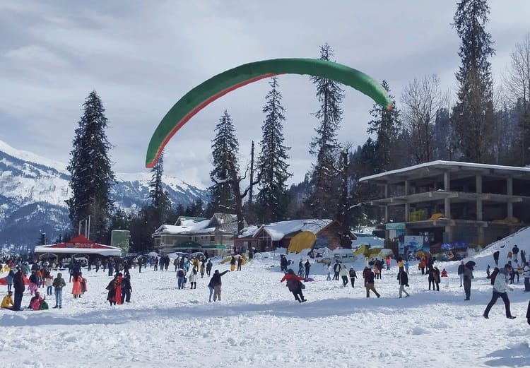 Palchan and Solanganala became snow points for tourists