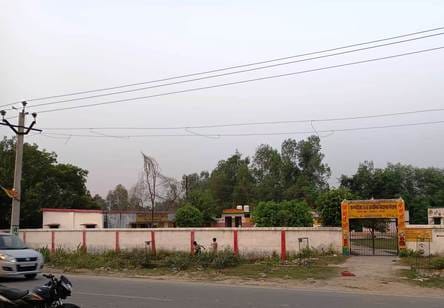 The high tension line wire broke and fell, accident averted as school was closed