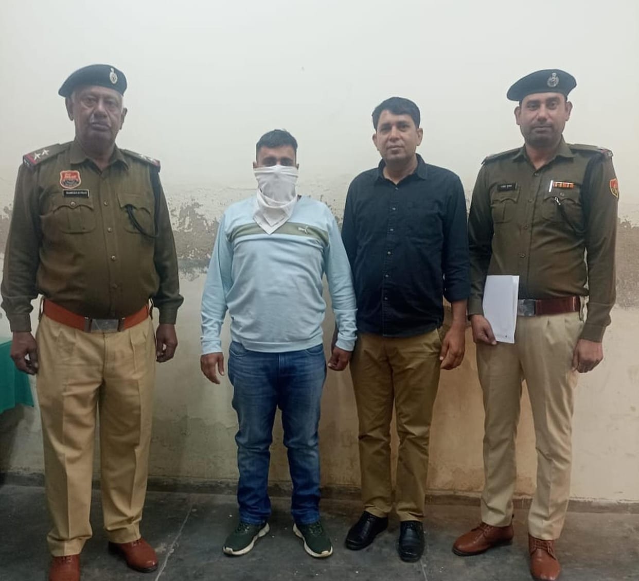 Security guard accused of embezzling fees by printing fake bills in Civil Hospital arrested