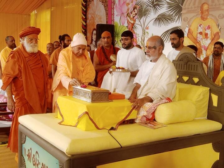 Selfless work is true devotion: Ramesh Ojha