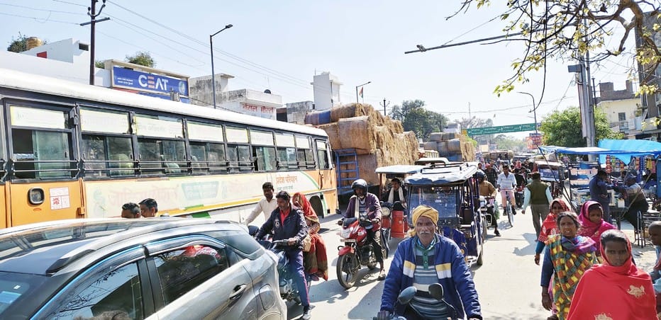 Rajiv Chowk in Puwaiyan was again jammed