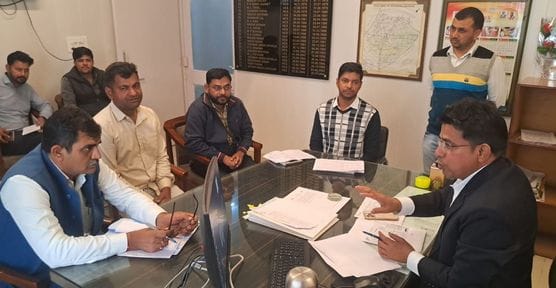 SDM Jagdishchandra gave instructions to the officials regarding road safety