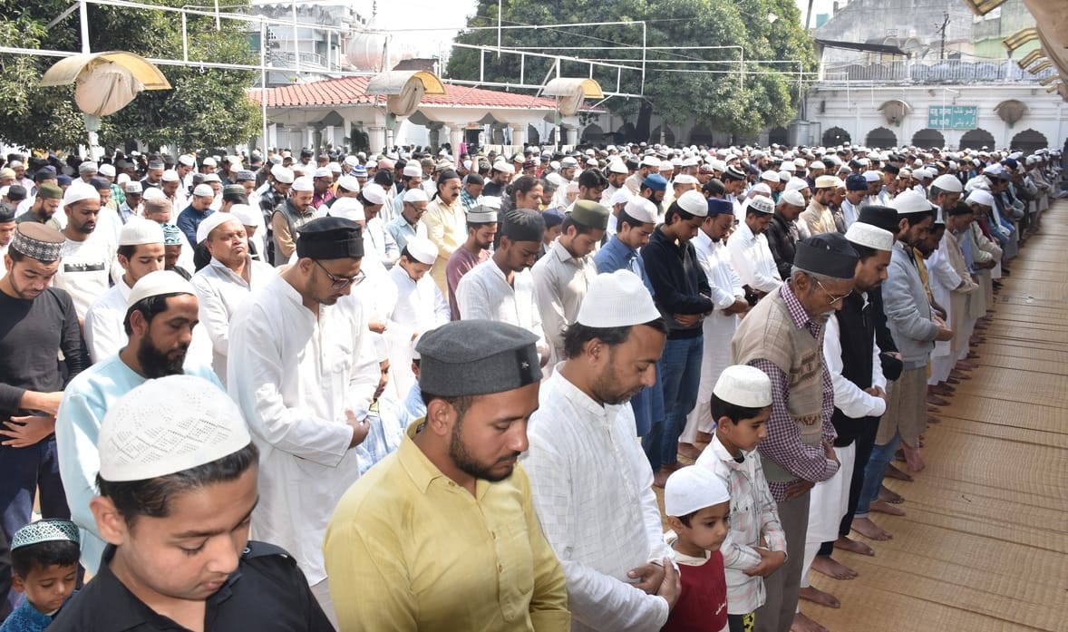 The first Friday prayer of Ramadan was performed with peace and devotion