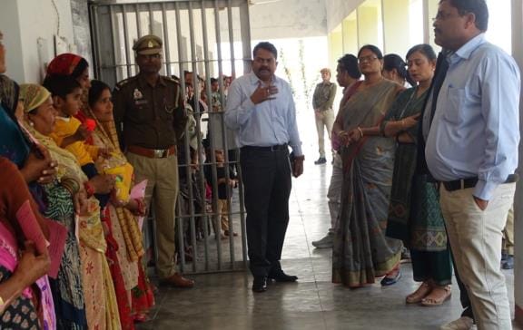 Pay attention to the care of children of women prisoners