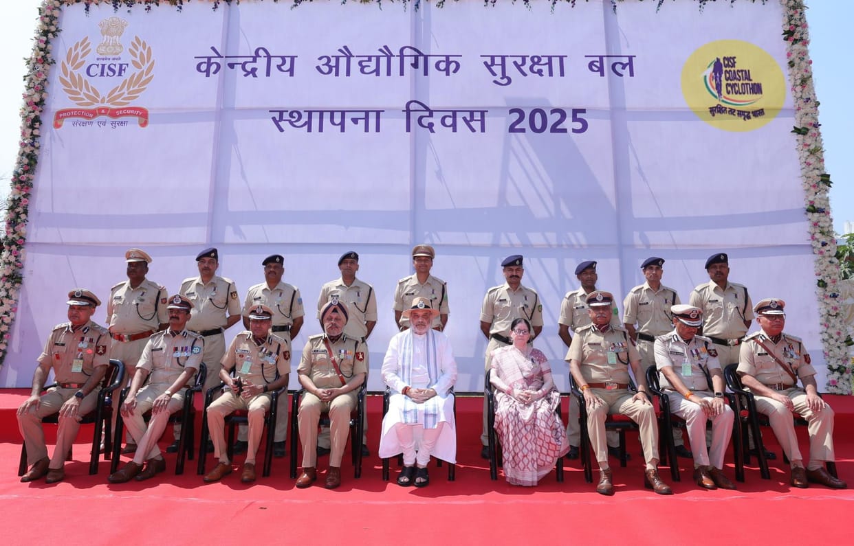 Home Minister Honored CISF Constable Rajesh Kumar