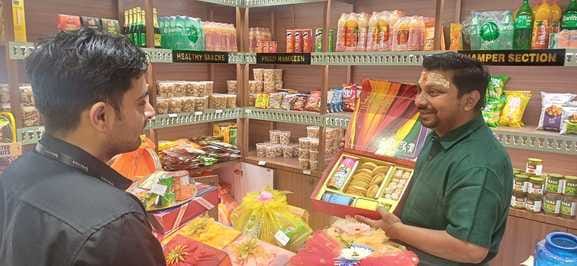 Gujiya market is ready to add sweetness to the colors of Holi