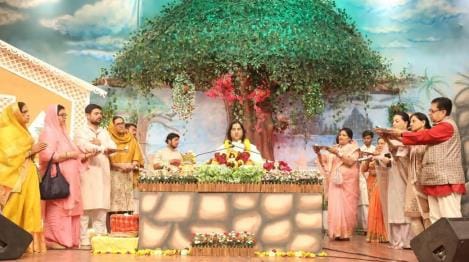 Ban on sale of alcohol and meat at pilgrimage sites: Devkinandan