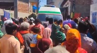The ambulance was stuck in the traffic jam for 45 minutes, the pregnant woman kept suffering from pain