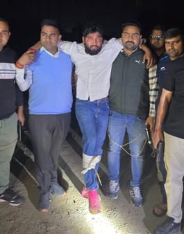 The person who shot and killed, carrying a bounty of 25 thousand rupees, was injured in an encounter