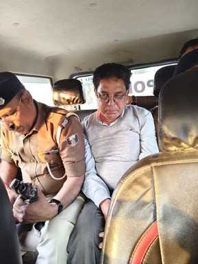 Motihari Bihar News Drunk BEO Arrested For Misbehaving With A EFemale Teacher