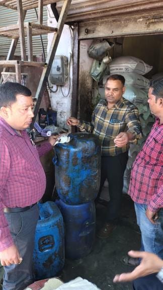 Food Safety Department started action, shops closed in Mawa Mandi
