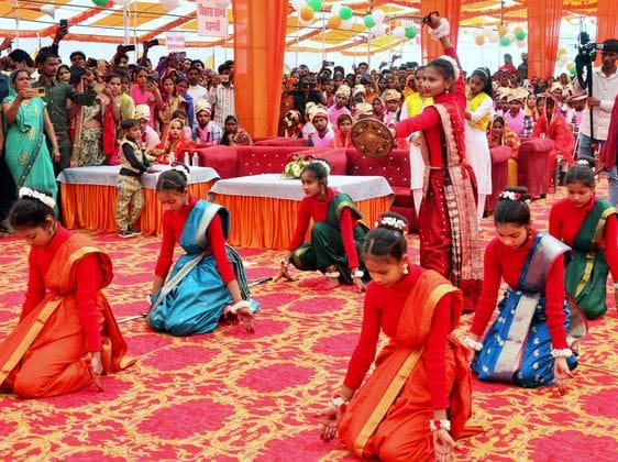 227 couples got married in a mass marriage