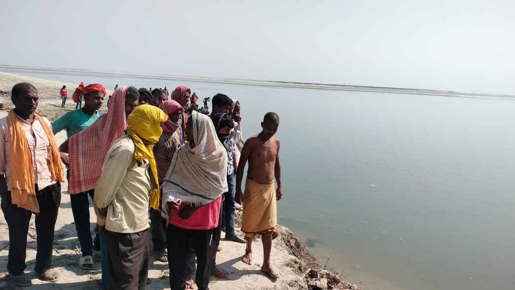 Bihar News : Many brothers died due to drowning in Ganga river matihani begusarai bihar police