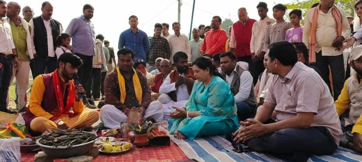 After the havan and pujan, the work of cleaning the drain started