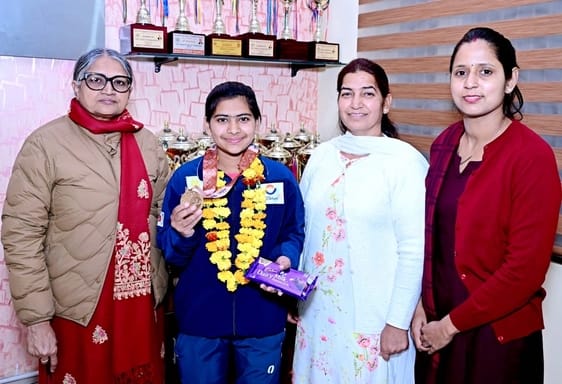 Welcoming the bronze medalist of the National Lawn Ball Competition
