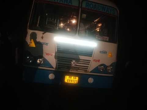 The tyre of a bus coming from Khatu Shyam to Narnaul came out, accident averted
