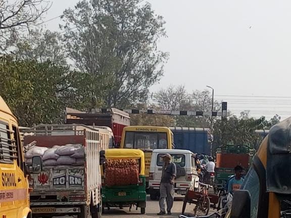 1.5 hour jam at railway crossing... students went on foot to give exam