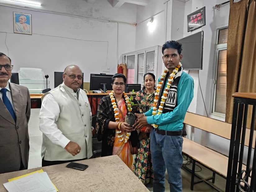 लोक अदालत में पति-पत्नी के बीच हुआ समझौता