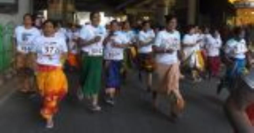 Women running in sarees gave the message of women empowerment