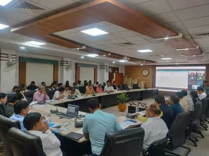 Discussion was held regarding the project included in the Dewas MLA meeting regarding the metropolitan region