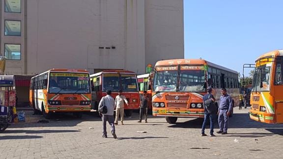 85 buses went to Barsana