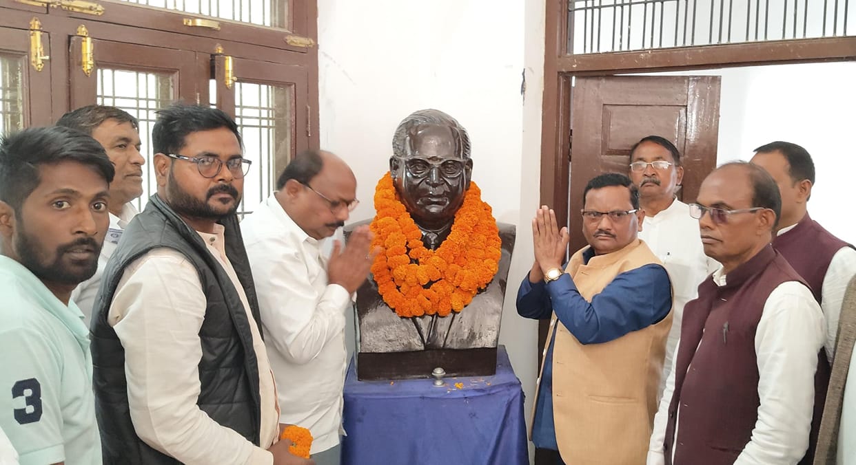 BJP, SP and Congress all are against the constitution: Vishwanath