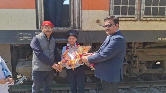 Jodhpur-Howrah Express driven by women