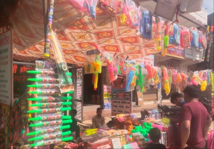Caution: Poor quality colours will harm not only eyes and skin but also lungs
