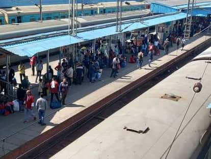 19 automatic ticket vending machines available at 11 stations of Raipur Railway Division