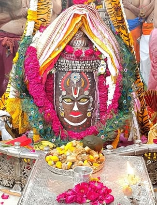 Ujjain Mahakal: Baba Mahakal is adorned with Vaishnav Tilak on Ekadashi